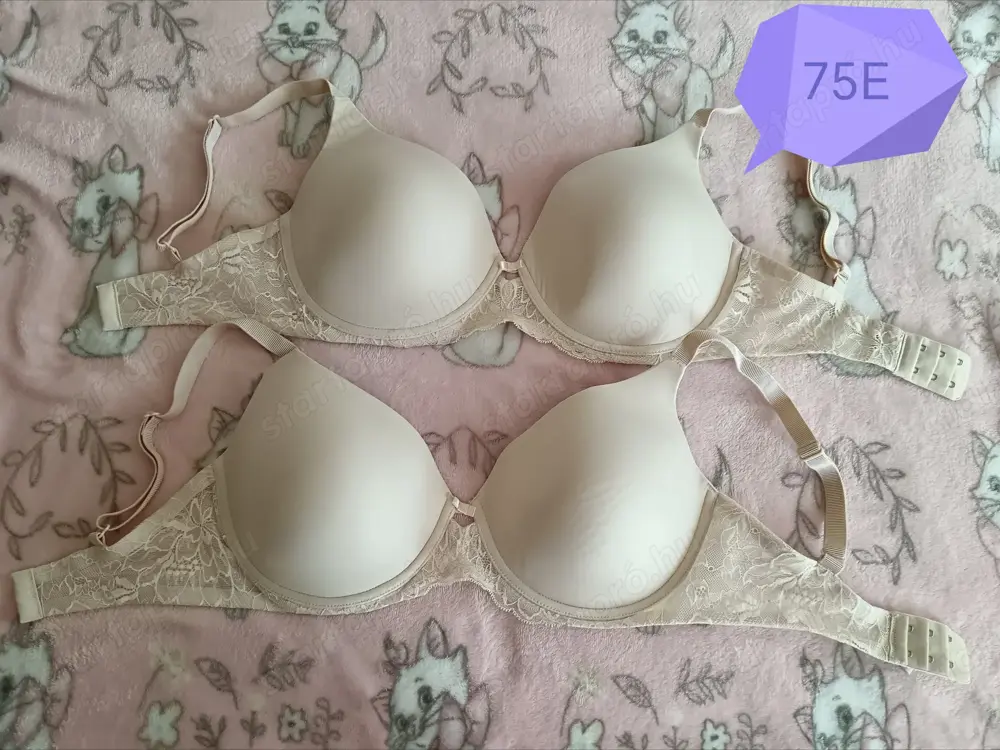 Új 2 női tanga bugyi párduc, 4 fehér tanga S, Triumph merevítős melltartó 75D fehér, 75F natúr 