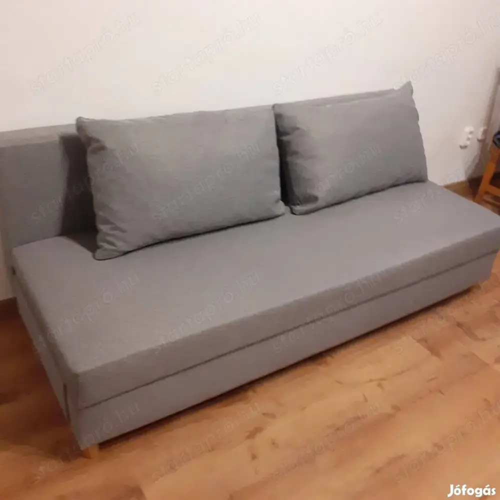 Eladó egy szürke kanapé Eladó egy szürke kanapé