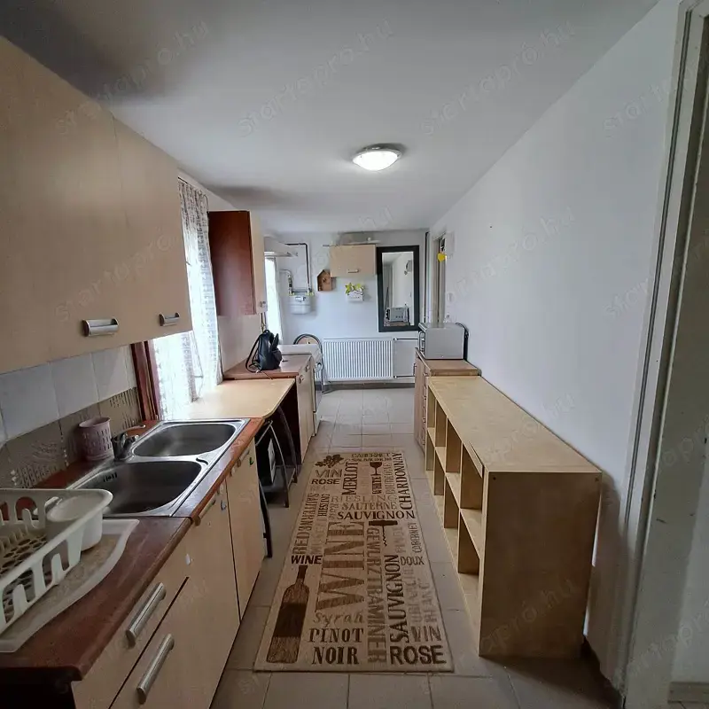  ÁRCSÖKKENÉS! Monor központjától nem messze 53 m2-es, 2 szobás, összközműves házrész