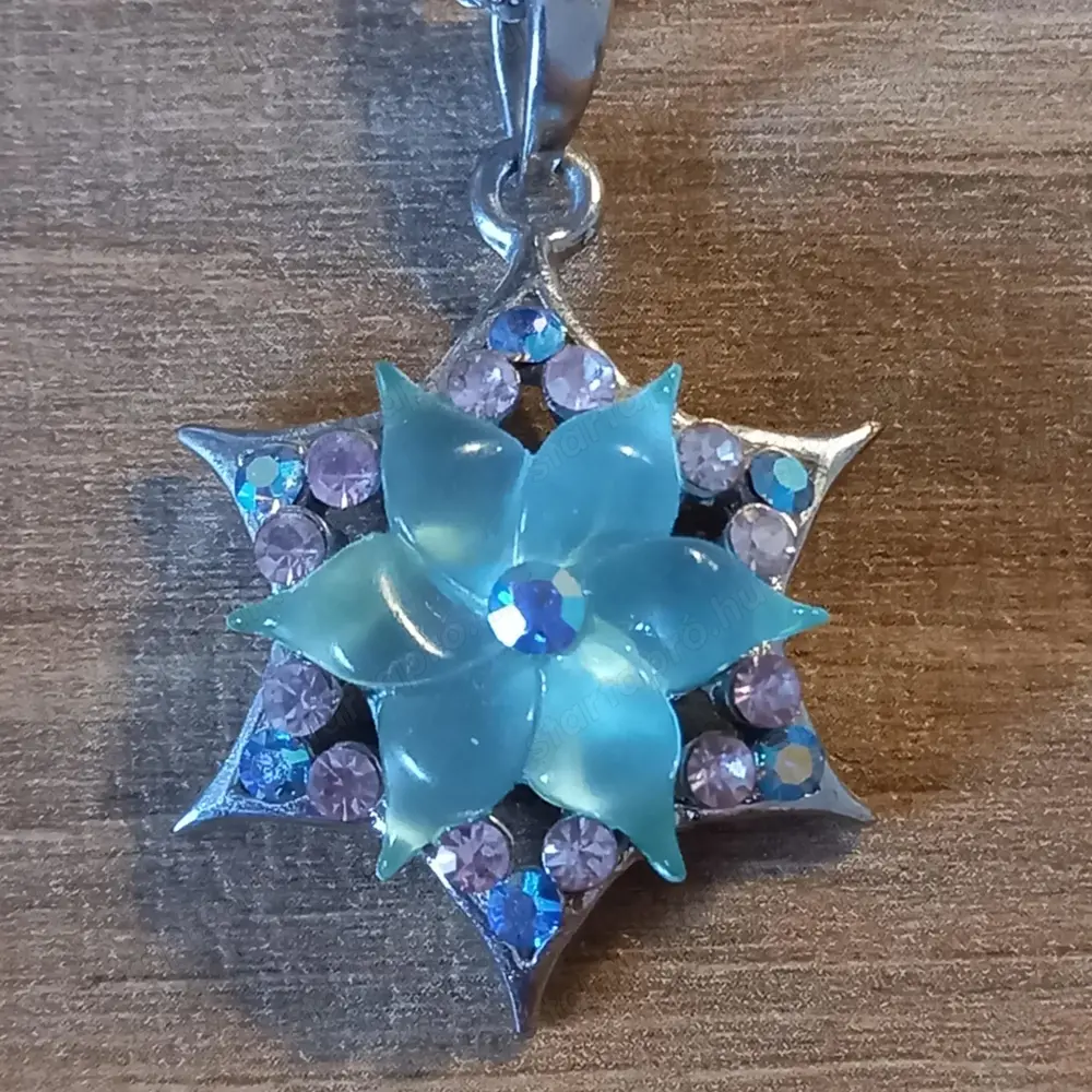 Antiallergén, nagyon különlegesen szép nyaklánc eladó