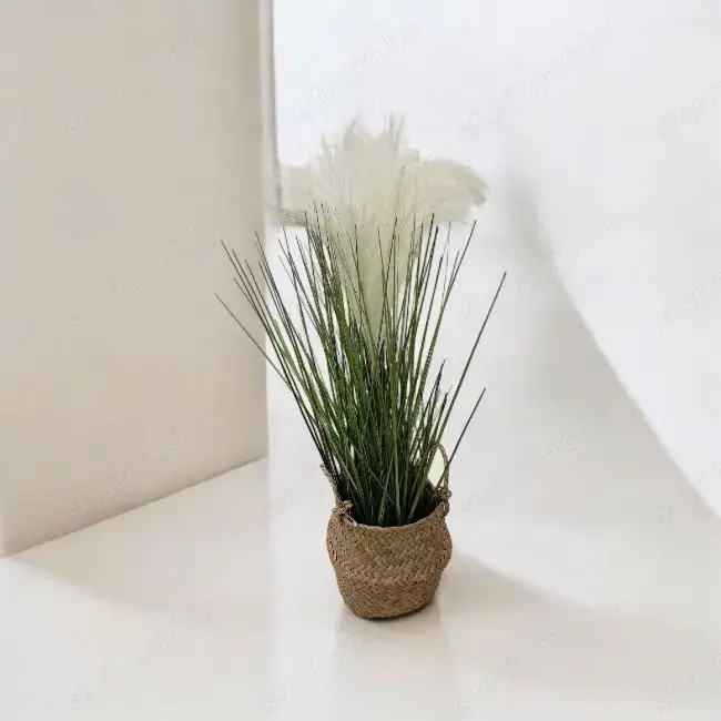 Dekoratív kosár műfűvel és fehér virágokkal   44 cm