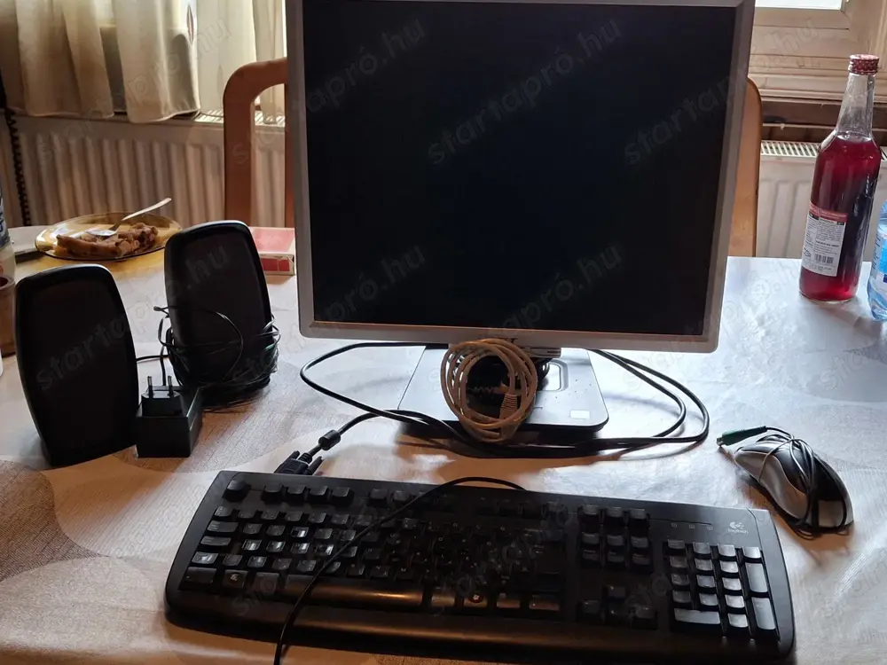 Monitor, billentyűzet, vezetékes egér, hangszóró együtt   eladó