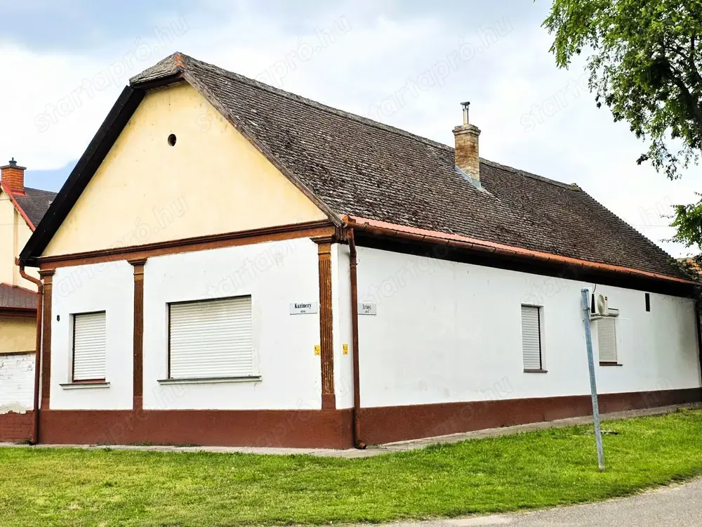 Kiskunhalas Felsőváros   2 generációs családi ház eladó!