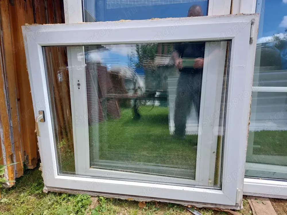 Műanyag  bukó-nylló 2 réteg hőszigetelt üveg sz;120  m;100 cm  kép szerinti  állapot  ár;32 ezer ft 