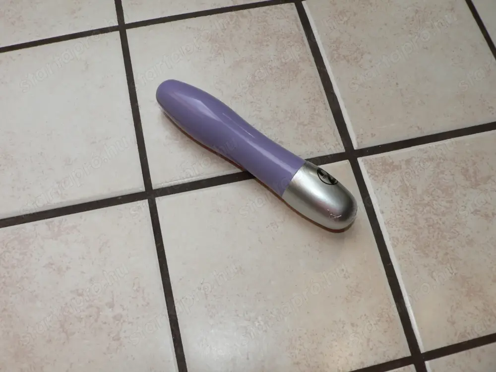 Lady Love lila színű vibrátor 11,5 cm hosszú