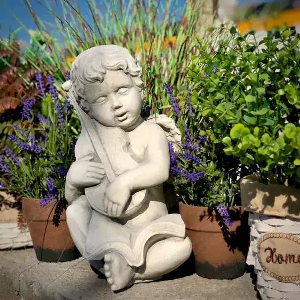 Hegedűs angyal szobor