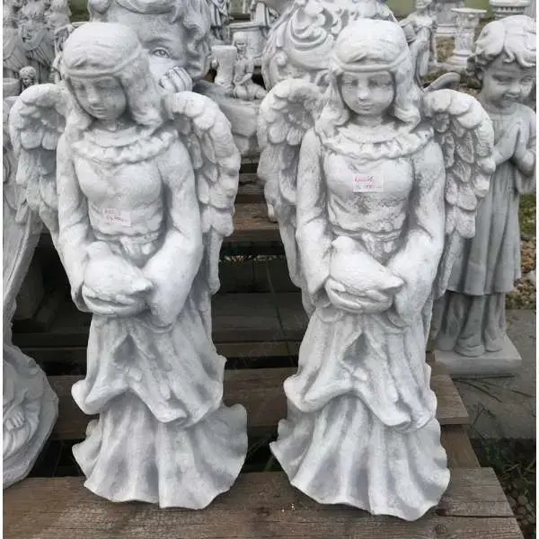 Béke angyala szobor