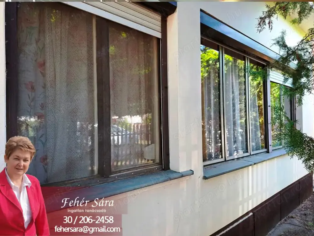 Lakitelek-Tőserdőben masszív téglaház, 371 nm-es gondozott telken eladó.