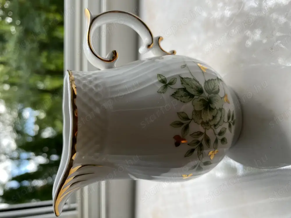 Hollóházi porcelán :6 személyes kávéskészlet hibátlan, új minden darab alján a márka jelzés megvan.