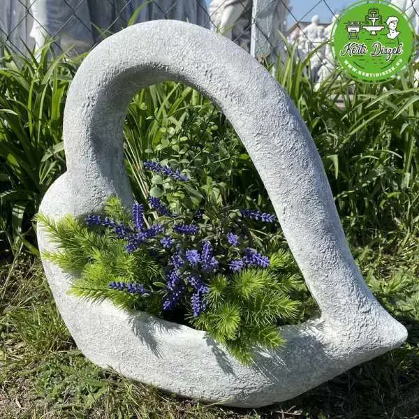 Szív virágtartó ajándéktárgy