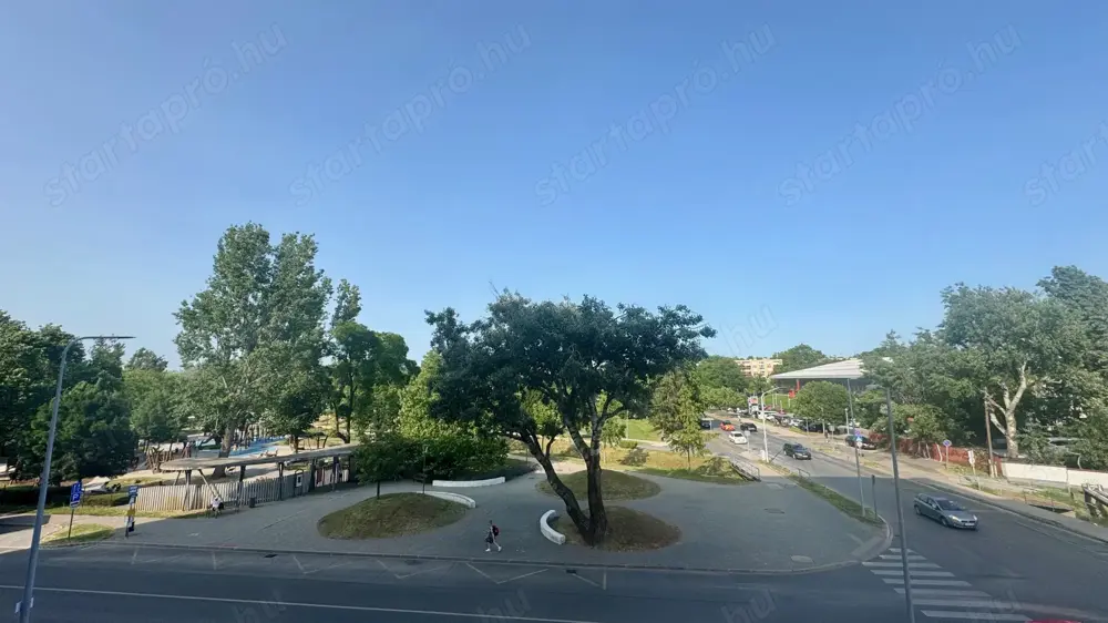 Azonnal költözhető, klímás, erkélyes belvárosi lakás eladó!