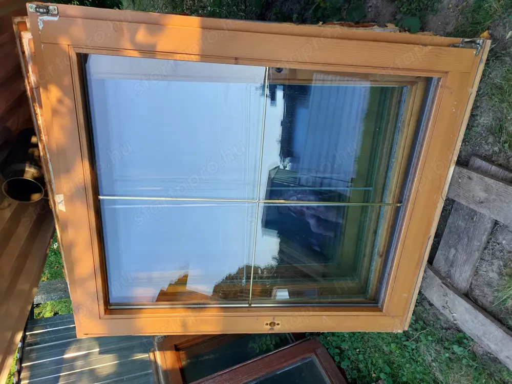 Disz osztott  sz;112 m;128 cm fa 2 réteg üveg hőszigetelt bukó-nyiló kép szerinti jó állapot 35 ezer