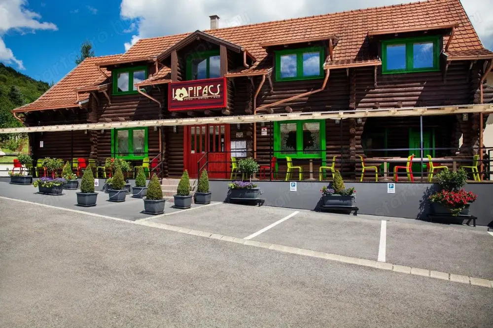 Felszolgálót keresünk (ALKALMI vagy ÁLLANDÓ munka) Eger-Almár városrészébe, a Pipacs Étterembe