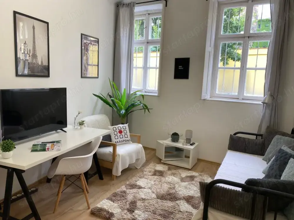 Kiadó napfényes lakás a belváros szívében   Veres Pálné utca