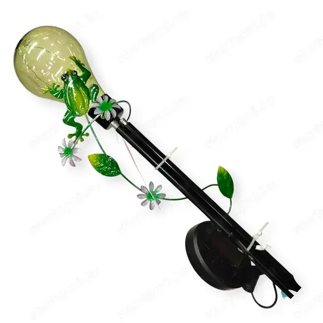 Napelemes dekorlámpa békával   színes izzóval és meleg fehér LED-del