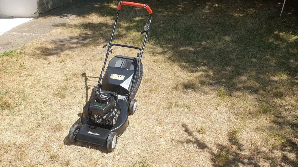Hurricane HBG 46 cm benzinmotoros fűnyíró eladó