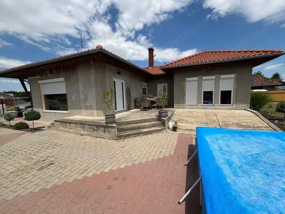 Családi ház eladó Cegléden 