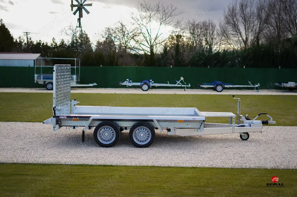 Új 3m-es gépszállító utánfutó (2700kg) most 2.184.000 Ft helyett 1.990.000 Ft