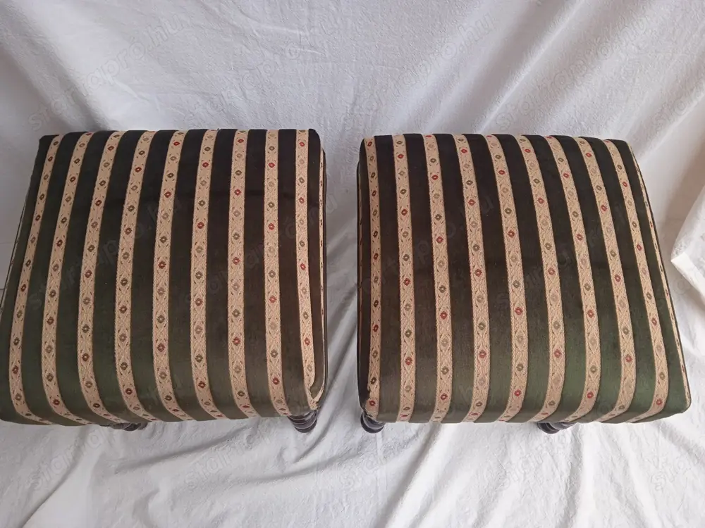 Két darab k rpitozott szék egyben eladó 