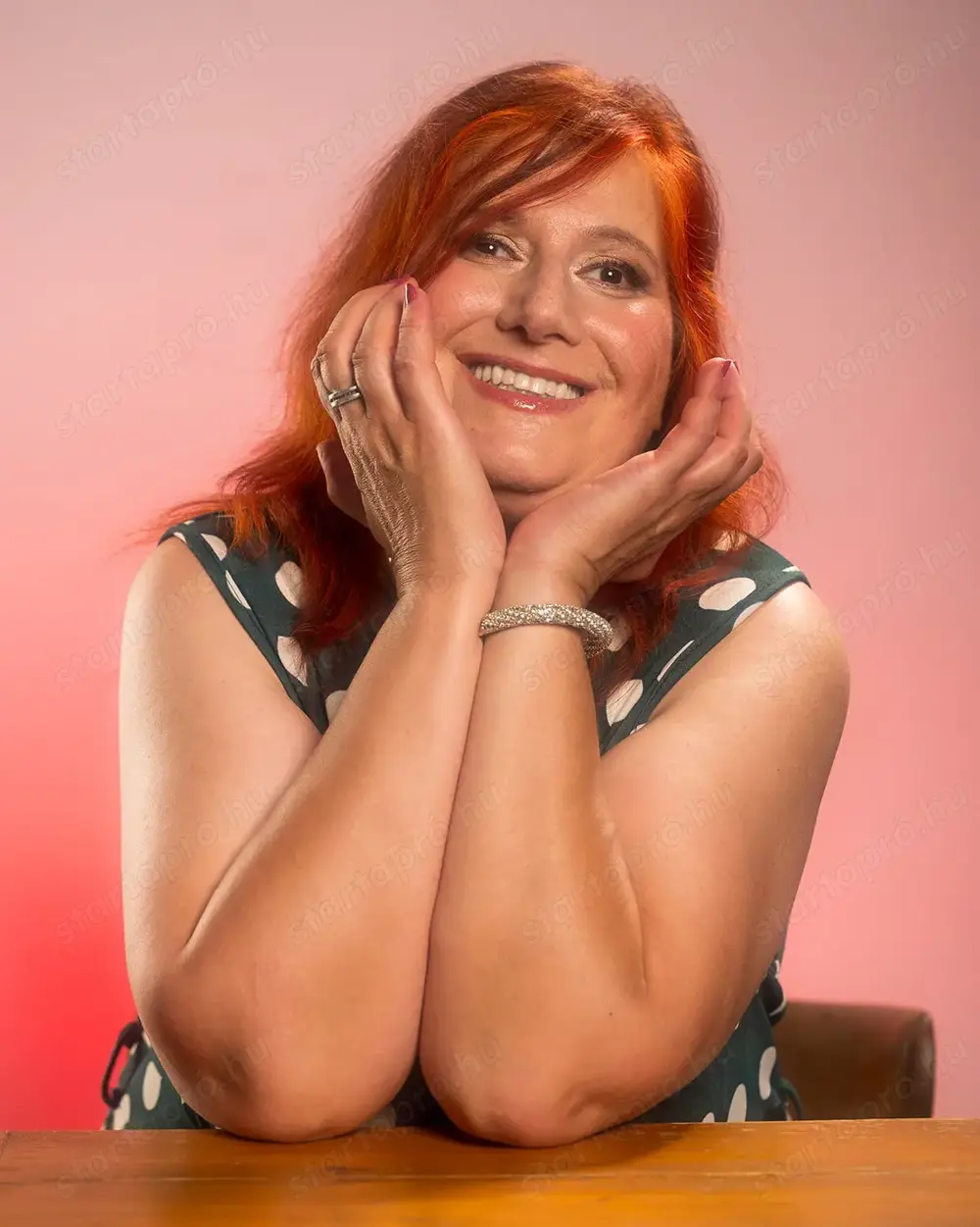 Társalkodónői állást vállalok. 