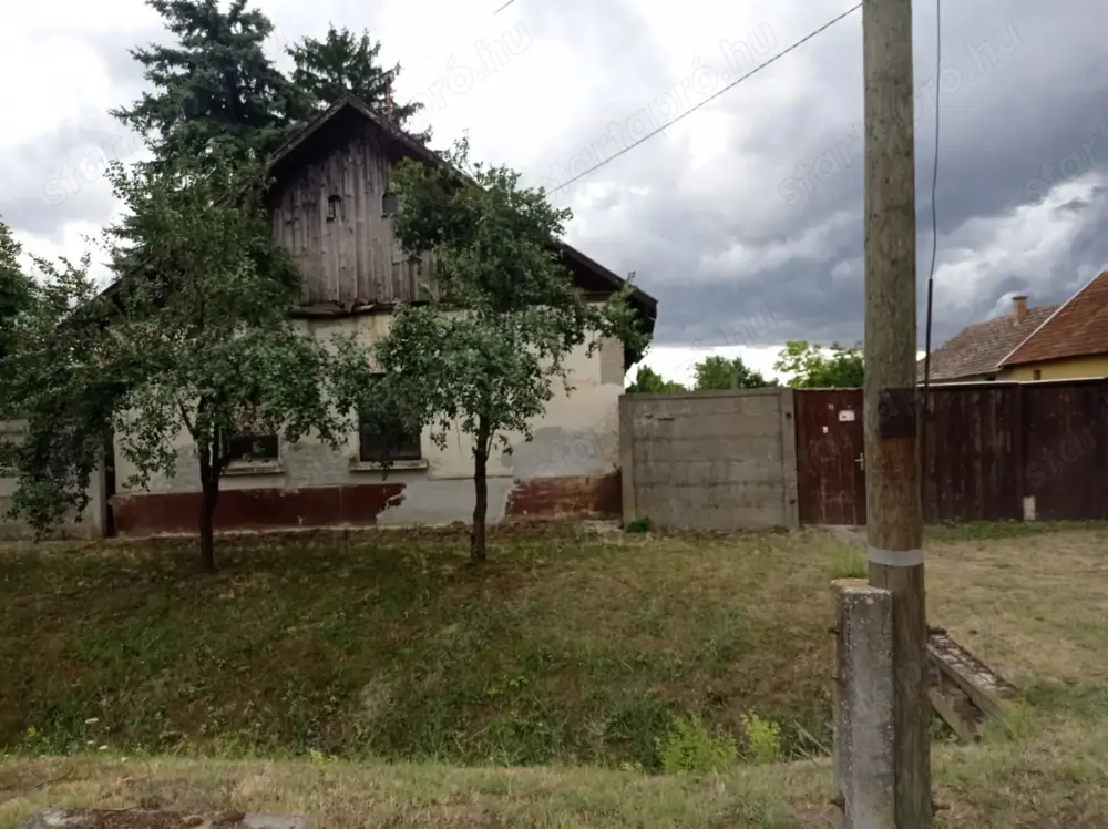 Eladó mezöberényben SOS 