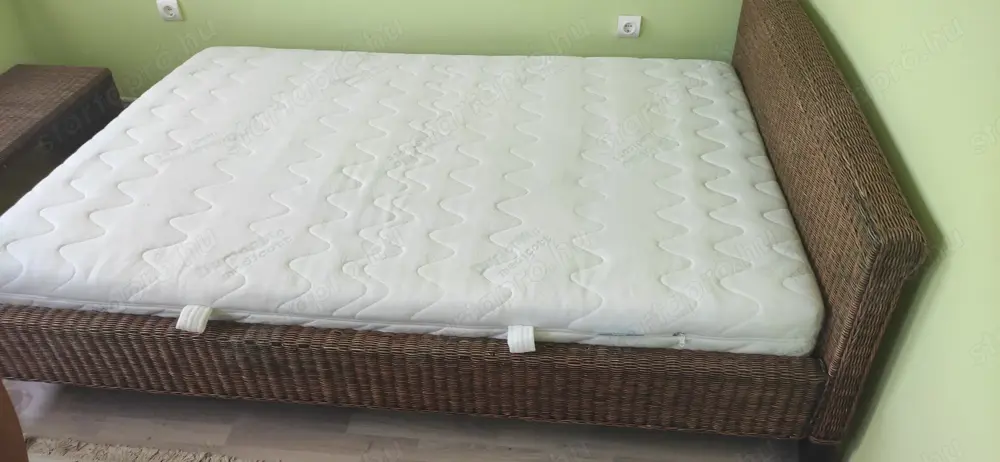 Eladó Rattan ágy Dunlopillo matraccal 140 x 200 cm