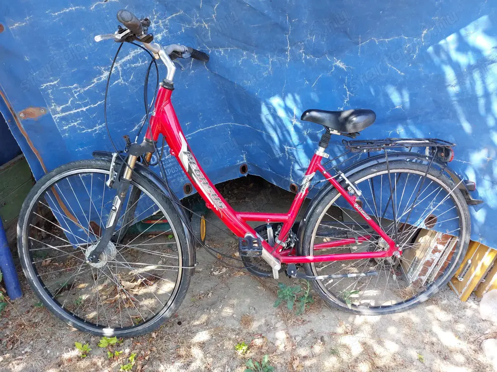 Pegasus agydinamós 28 as kerék 21 seb,kép szerinti állapot 28 ezer ft. Nem leszervizelt ezért ennyi 