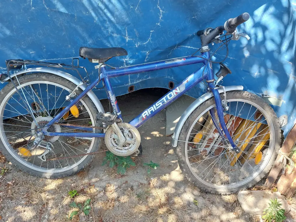 24 as kerék 18 seb jó gumik  kép szerinti állapot 12 ezer ft. Nem leszervizelt ezért ennyi az ára.