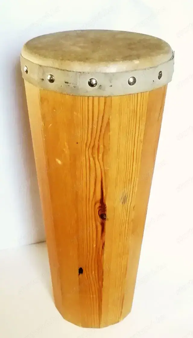 Ashiko dob Nyugat-Afrikából keményfa hasábokból, egzotikus kuriózum