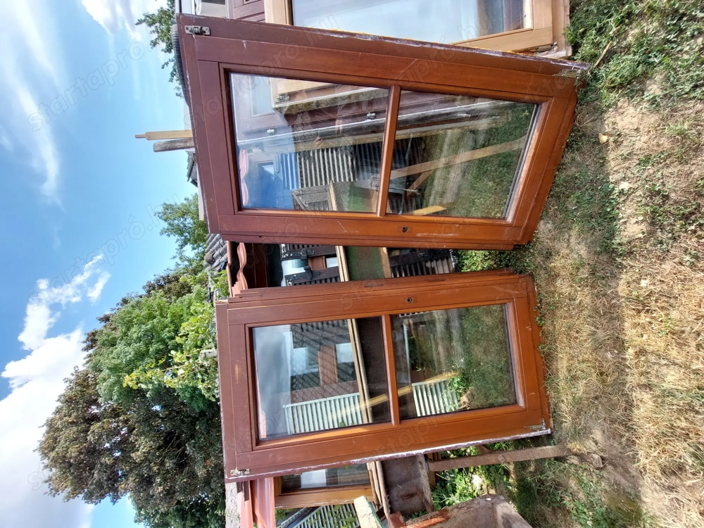 Egyben is 2 db fa hőszigetelt 2 réteg üveg bukó-nyiló sz;66 m;135 cm. osztott üveges ablak  Eladó es