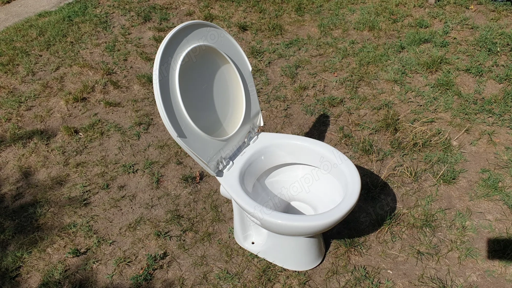 Cersanit WC csésze ülőkével eladó, hátsó kifolyású