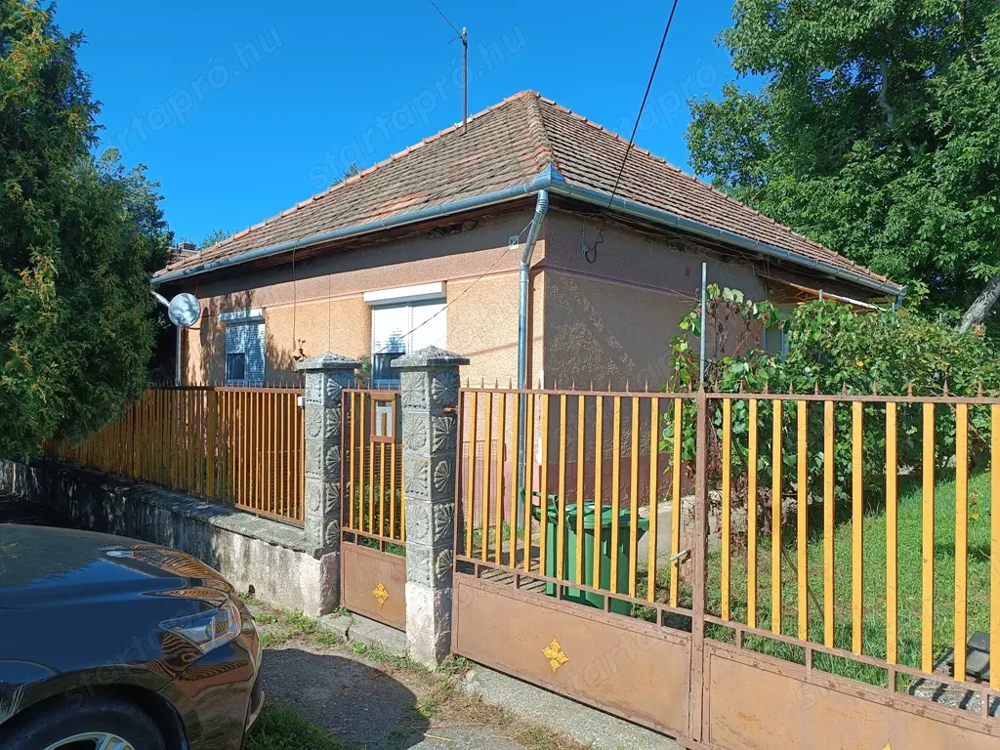 Börzsöny ölelésében, Letkés szívétől karnyújtásnyira, eladó egy igazi vidéki családi ház!  