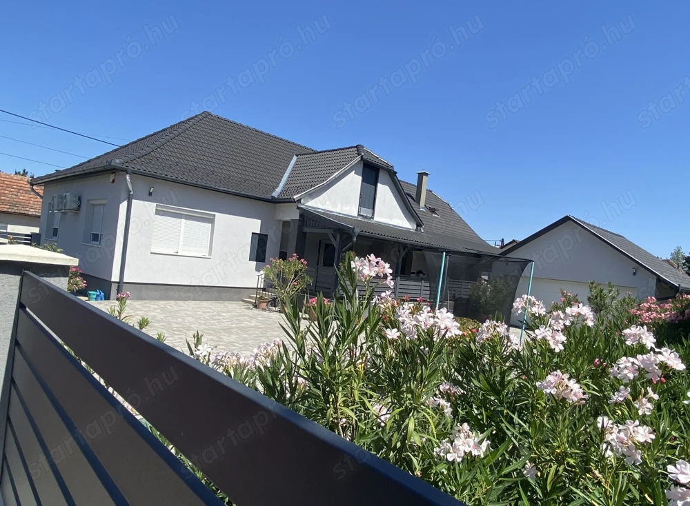 Családi ház · 5 hálószoba · 220 m² · 61.990.000 Ft