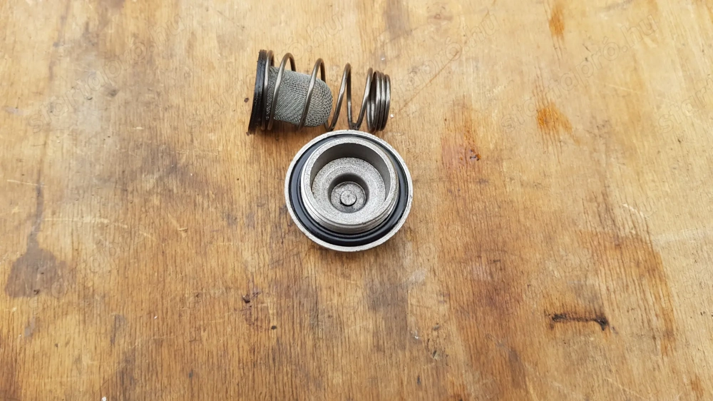 Kymco People S 250 - 300 olajleeresztő csavar