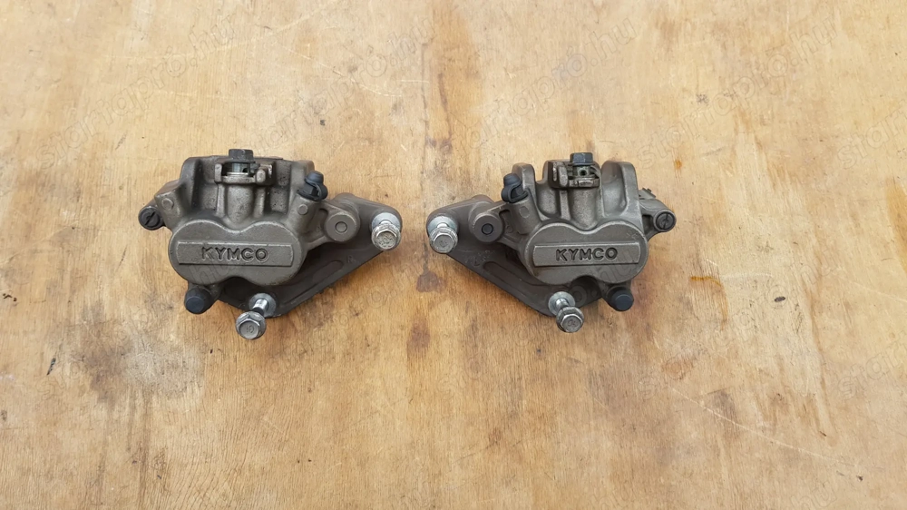 Kymco Xciting 250 első féknyereg pár