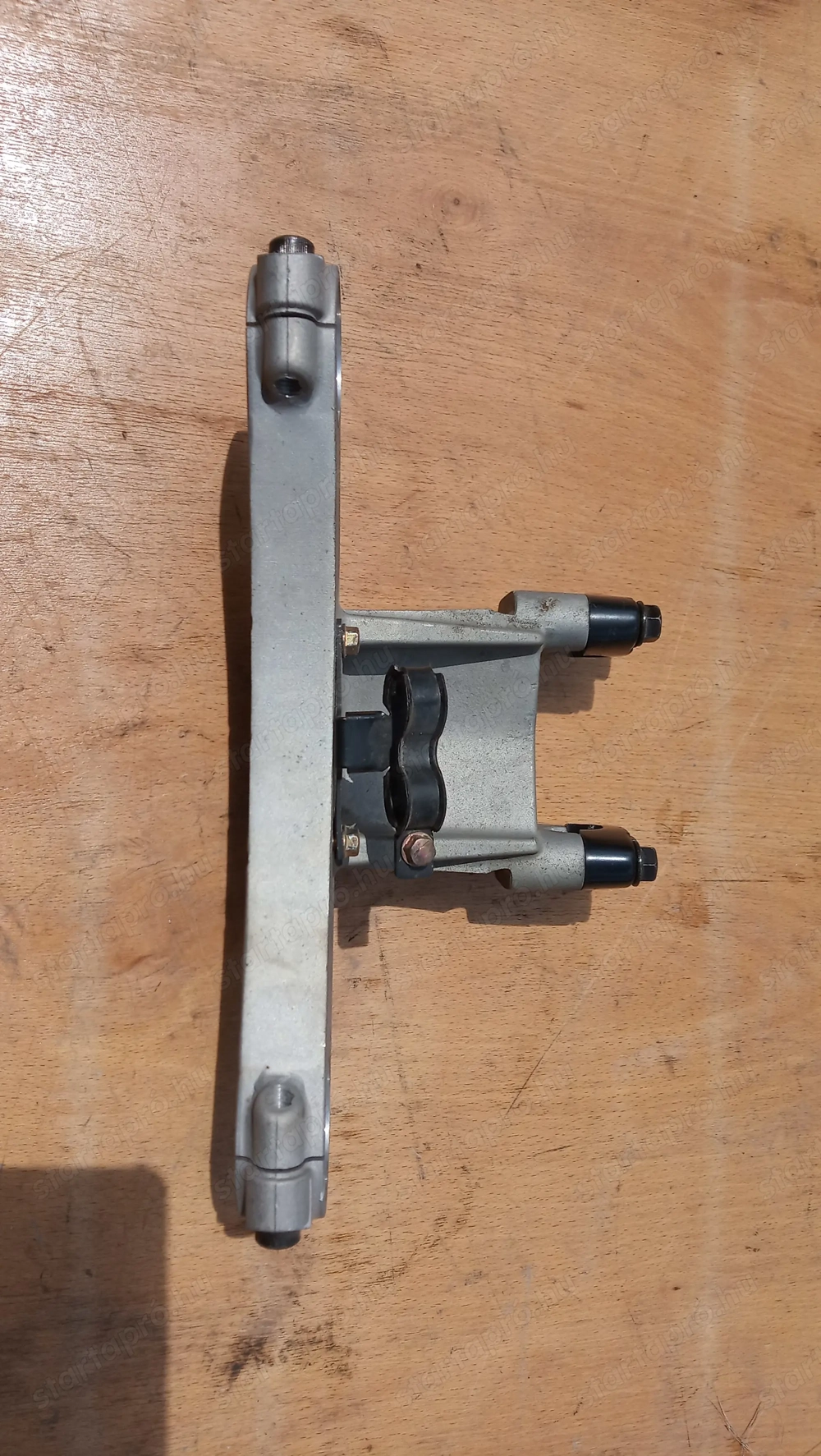 Kymco Xciting 250 - 500 kormánytartó konzol