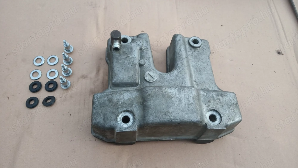 Kymco Xciting 500 szelepfedél