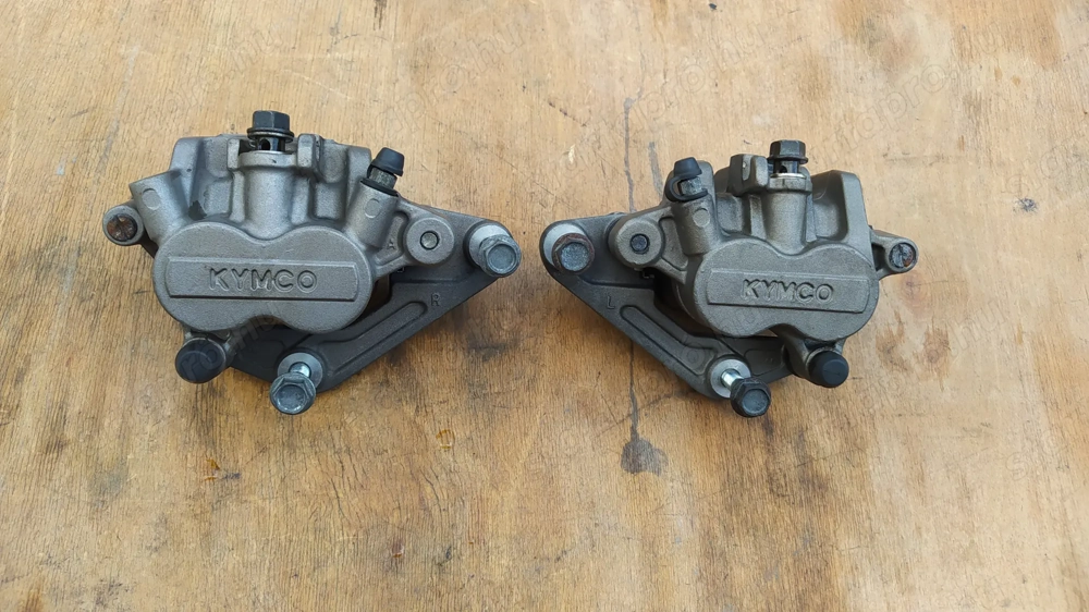 Kymco Xciting 500 első féknyereg pár