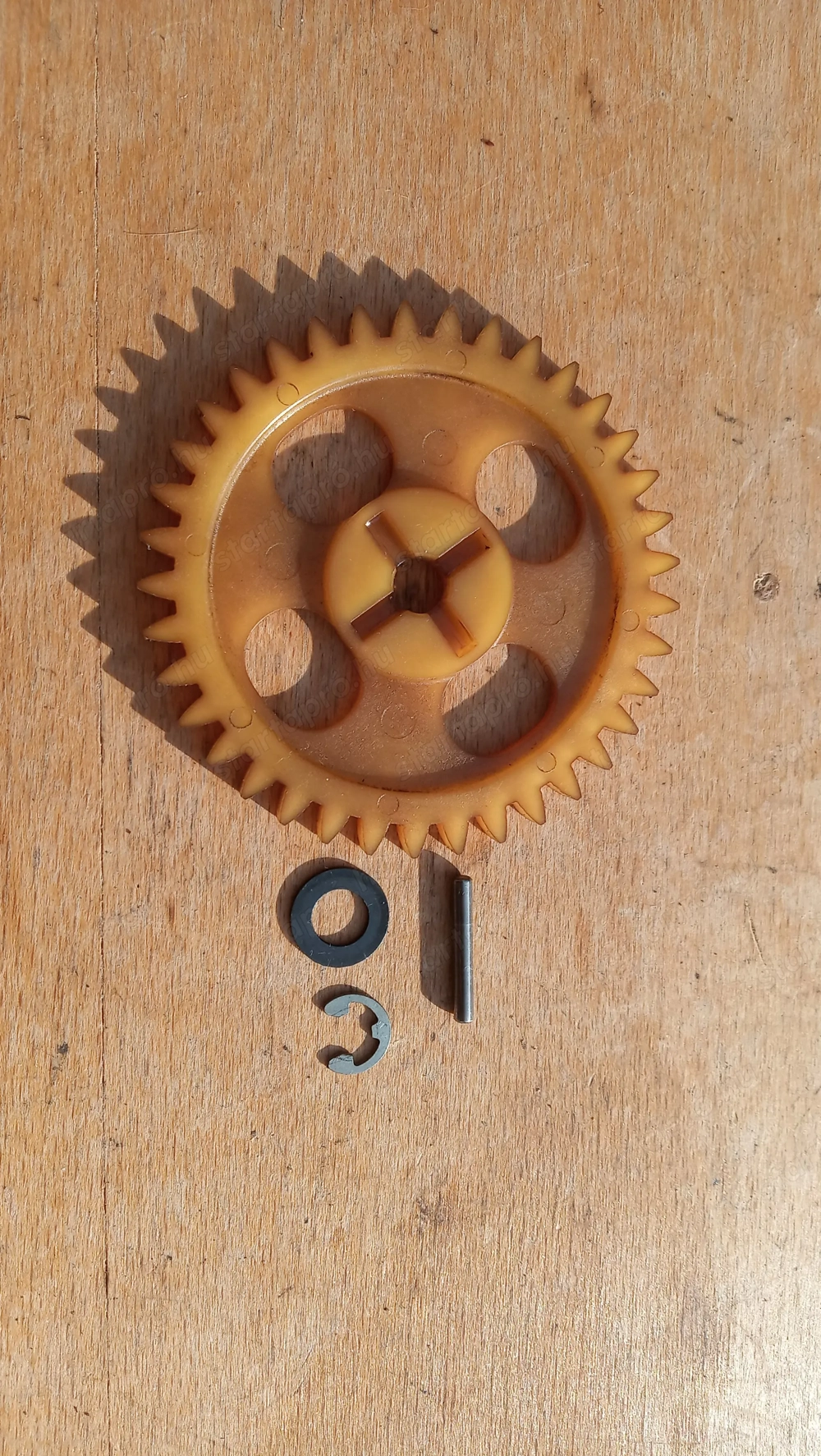 Yamaha Majesty YP 250 olajpumpa megható fogaskerék