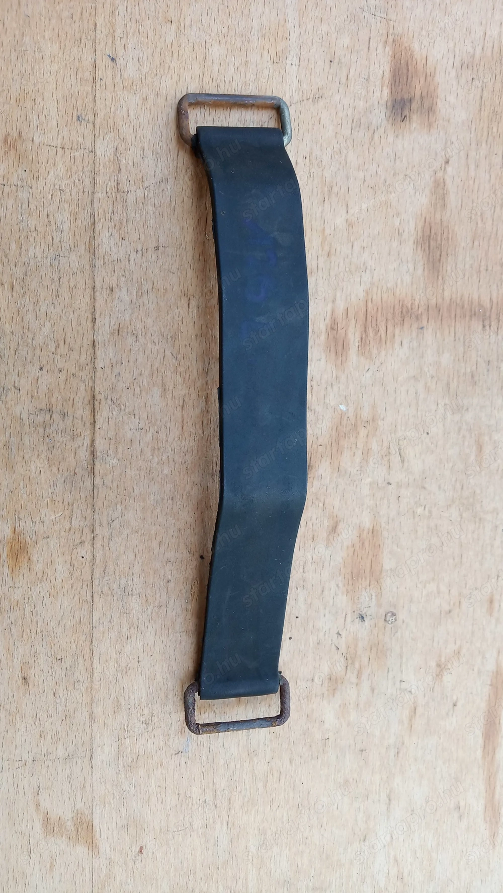 Suzuki Burgman UH 125 - 150 akkumulátor rögzítő gumi