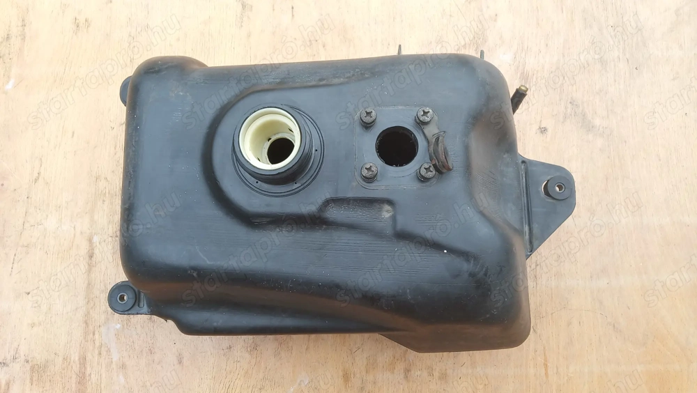 Suzuki Burgman UH 125 - 150 üzemanyag tank