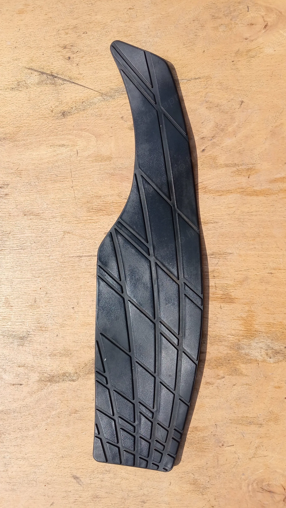 Suzuki Burgman UH 125 - 150 gumiszőnyeg balos