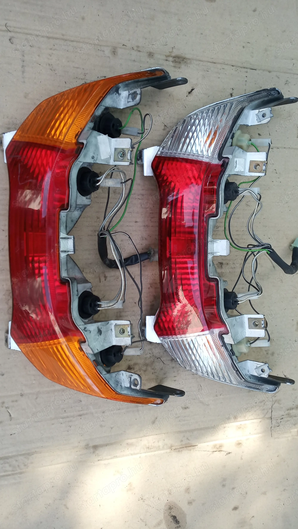 Suzuki Burgman UH 125 - 150 hátsó lámpa