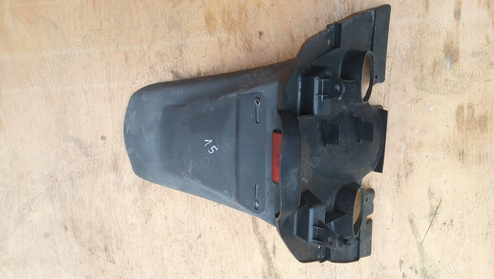 Suzuki Burgman UH 125 - 150 hátsó sárvédő