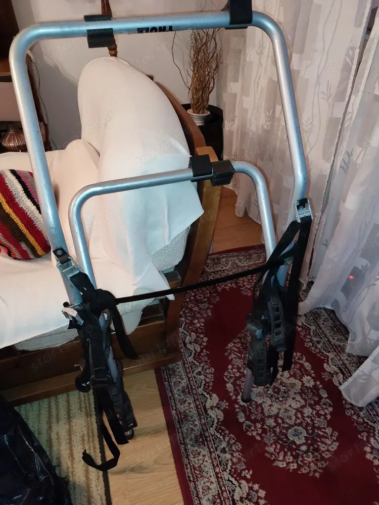 Menabo hátsó ajtóra szerelhető kerékpárszállító 
