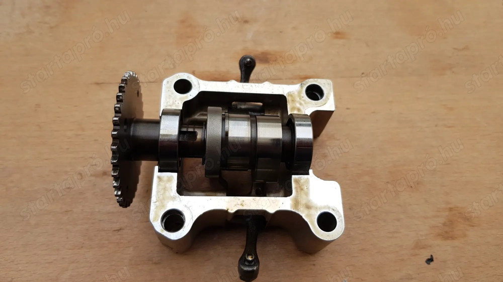 Kymco People S 250 - 300 i.e vezérműtengely szelephimbával