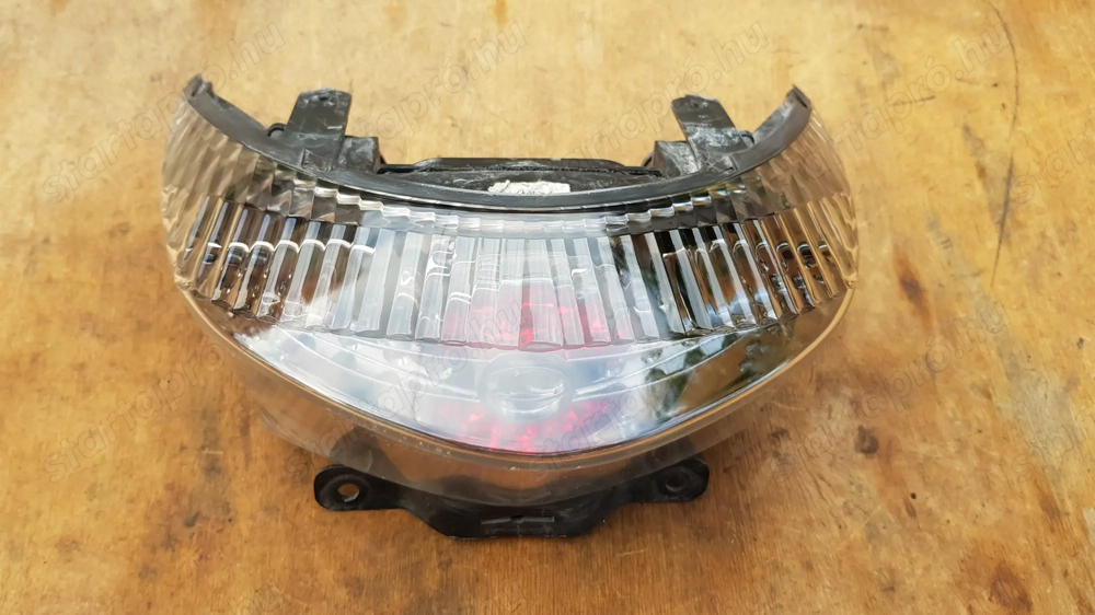 Kymco People S 50 - 300 hátsó lámpa