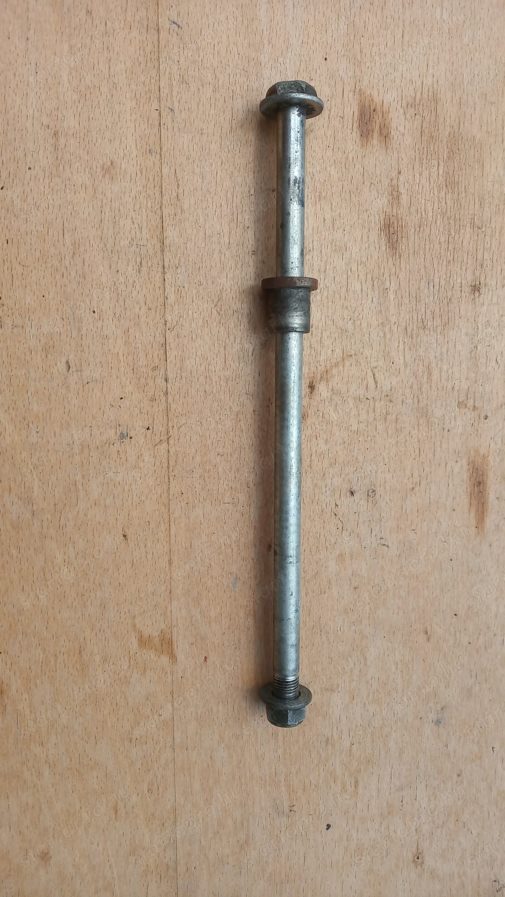 Yamaha Majesty 125 - 180 első keréktengely