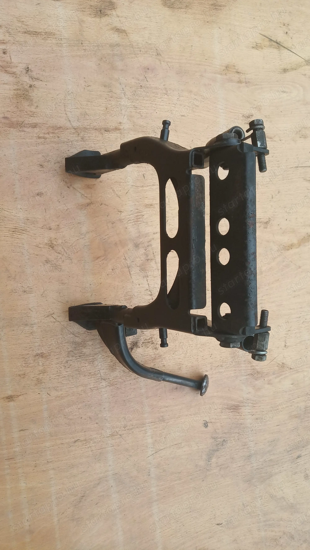 Aprilia leonardo 125 - 150 középtámasz