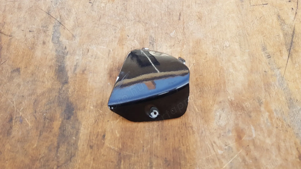 Piaggio Beverly Tourer 400 kiegyenlítő tartály fedél